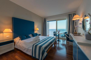  Splendid Hotel La Torre  Монделло